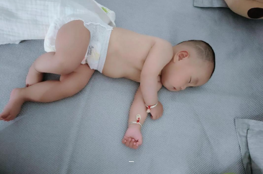 怀化宝宝老打喷嚏怎么办